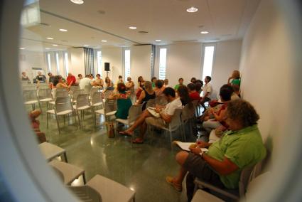 Menorca Es Mercadal Asamblea de Docentes reunion deciden no ir a la h