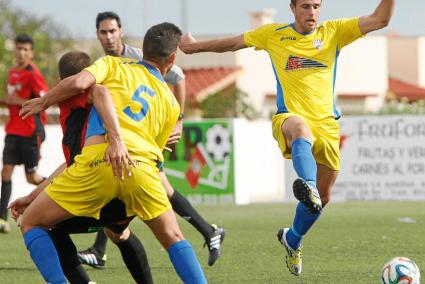 El Mercadal llega a la final balear en un tono alto tras eliminar al Formentera