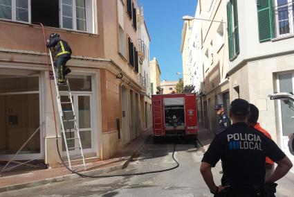 La rápida intervención de los bomberos evitó que el fuego se extendiera