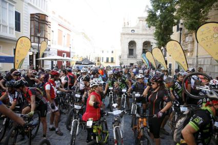 Menorca Mao salida II etapa del IX edicion dela Volta cicloturistica