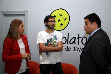 Menorca Mao poima Plato de JOves Empresaris presentacion del premio J