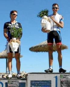 El ciclista ciutadellenc Dani Coll acabó en lo más alto del podio de la CalobraFest celebrada los pasados días. El ganador, muy feliz