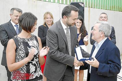 Antonio Alcaide entrega la Medalla al Mérito Social a Pastoral Penitenciaria.