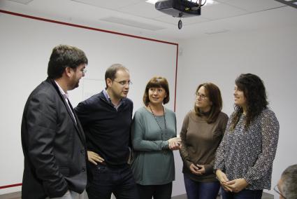 De izquierda a derecha, Vicenç Tur, Cérsar Luena, Francina Armengol, Susana Mora y Noemí Camps