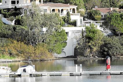 El chalé de Cala Llonga, y que fue donado por Fuster, se encuentra actualmente alquilado.