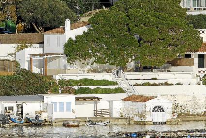 El embarcadero que utilizaron Víctor Manuel y Ana Belén se cederá a un mariscador local.