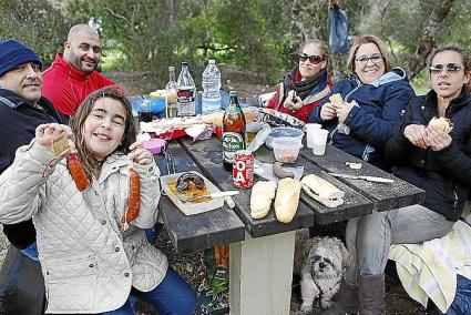 Famílies i amics es van reunir a hortals, xalets o zones públiques per gaudir de la jornada