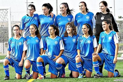 Las chicas del Sporting de Mahón, a un paso de su primer título y el ascenso a Segunda División.