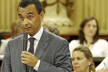 PALMA. POLITICA AUTONOMICA. PLENO DEL PARLAMENT BALEAR. El conseller de Economía, Joaquín García