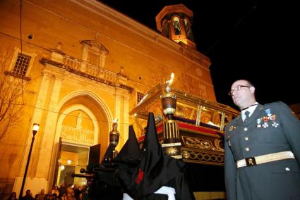 Las procesiones fueron seguidas con expectación