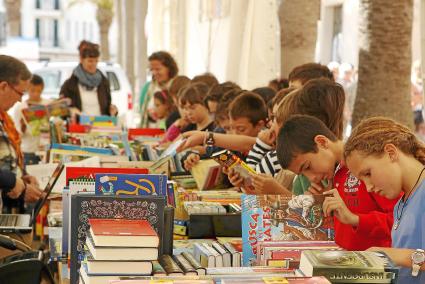 menorca ciutadelladia de sant jordi dia del llibre