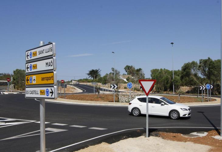 Menorca Es Castell zona Trebaluger nueva rotonda cruce Trebaluger car