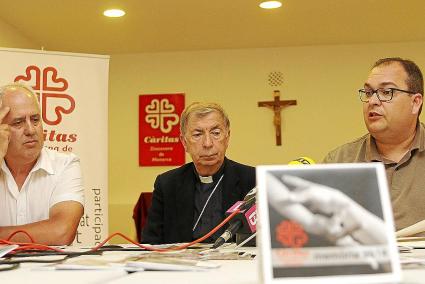 Menorca Mao Caritas presentacion memoria 2014 Joan Mir / Salvador Gim