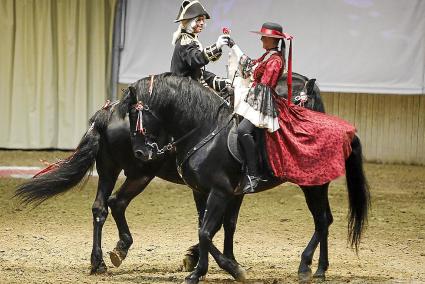 LA GANADERIA DE SON MARTORELLET PRESENTA EL ESPECTACULO ECUESTRE "SOMNI"