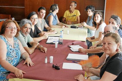 Menorca Es Mercadal restaurante Jeni Podemos reunion asamblea decicio