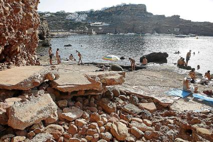 Este año, aún peor. Los fuertes temporales han contribuido al deterioro de los solariums