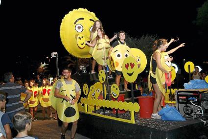 Menorca Alaior desfile carrozas