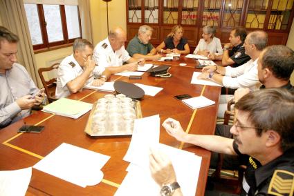 Menorca Mao Ayuntamiento reunion Junta de Seguridad de Mao con Teres