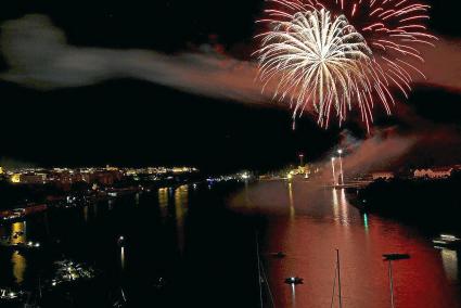 Menorca Mao puerto fiestas mare deu de gracia segunda fiesta fuegos a