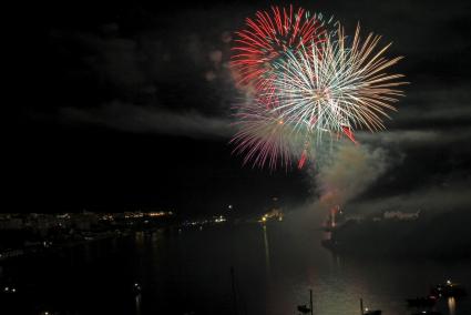 Menorca Mao puerto fiestas mare deu de gracia segunda fiesta fuegos a