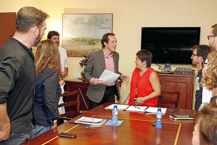 Menorca Mao Ajuntament reunion de Marc Pons conseller de Presidencia