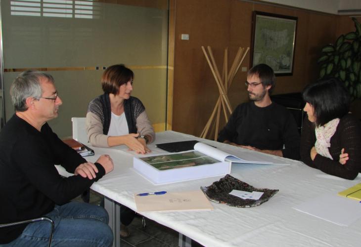 Maite Salord se ha reunido con los alcaldes Josep Carreres y Joana Gomila