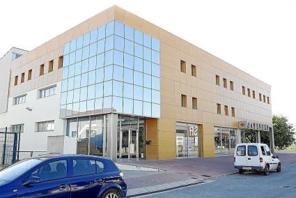 Edificio de Maderesa en el polígono La Trotxa de Alaior