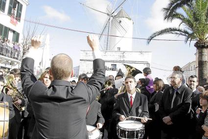 Imagen de la procesión de Sant Antoni de 2011, la última en la que la Agrupació Musical no tocó el Himno