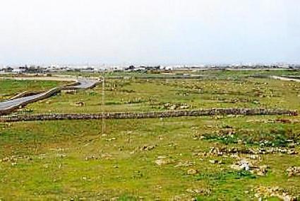 La finca en el que se proyecta la instalación, en el camino de Punta Nati, coincide con una de las zonas llanas pero de mayor po