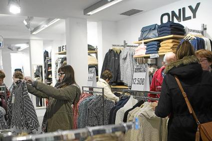 La afluencia de clientes a los diversos establecimientos aumentó a medida de que avanzó la jornada