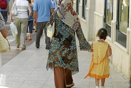 MENORCA . INMIGRACION. INMIGRANTES RESIDENTES EN MENORCA .