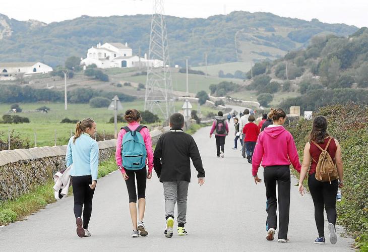 Camí d'en Kane. La mitad de los inscritos optaron por cubrir los ocho kilómetros y medio corriendo, mientras que los demás compl