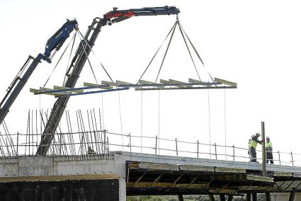 Este jueves se retiraba el encofrado de la estructura del enlace de La Argentina