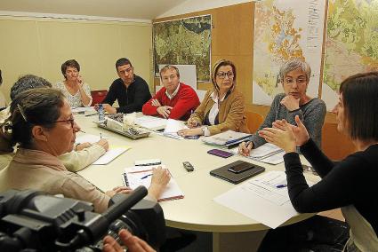 Menorca Mao Ayuntamiento reunion alcaldes y presidenta Consell Insula