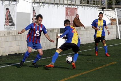 Tras una primera parte igualada, la Unión fue superior y cerró un triunfo que le permite dormir segundo