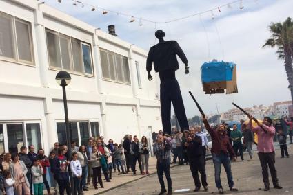 Los "bujots" de Ciutadella este domingo han sido abatidos y quemados