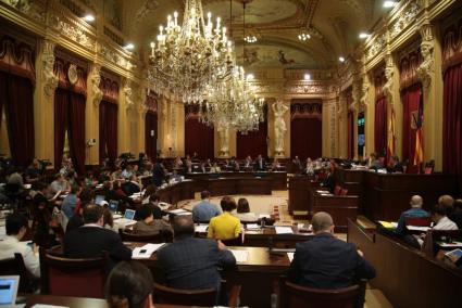 Vista general de un pleno del Parlament balear (imagen de archivo).