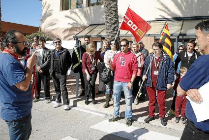 Menorca Mao Aeropuerto concentracion de trabajadores AENA