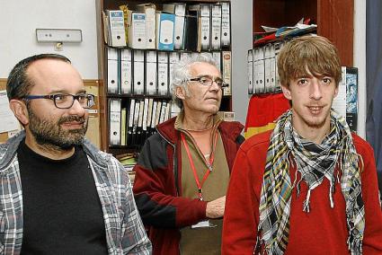 MENORCA - ELECCIONES GENERALES - CARLOS PONS EN LA SEDE DE UNIDAD POPULAR ESQUERRA DE MENORCA.