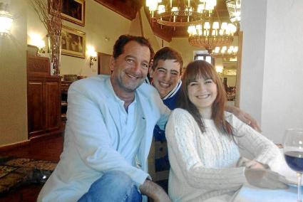 Familia. El jurista menorquín Diego García Pons, con sus dos hijos, Ana y Diego