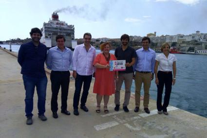 Representantes del Govern y de TagTraveling han presentado este jueves el descuento para jóvenes