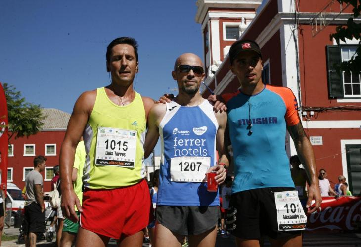 Lluís Torres, Gustavo Villas y Álex Urbina, los tres primeros atletas masculinos en cruzar la meta