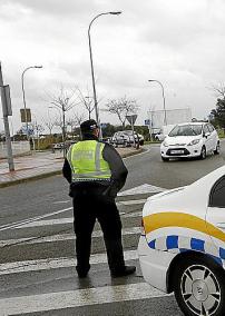 Un policía local de Maó