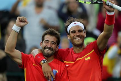 Rafael Nadal y Marc López se aseguran la medalla