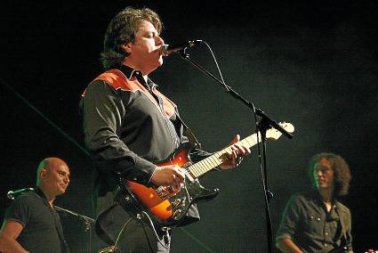 Los Real Straits repasaron la trayectoria de la banda de Knopfler con cerca de 15 canciones