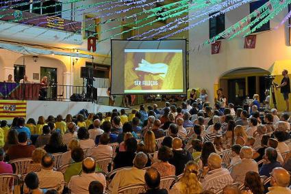 Els escoltes de Ferreries van revisar amb atenció els trenta anys com agrupament en un pregó en forma de kraal extraordinari