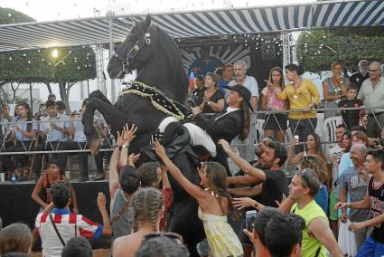 Inici. Itziar Pons, caixera fadrina, encetà el jaleo amb la seva entrada a la plaça