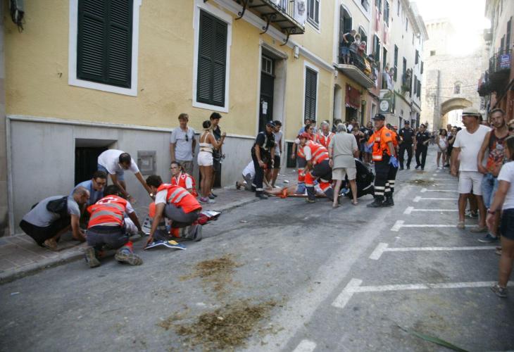 Efectivos de la Cruz Roja han atendido a las personas heridas