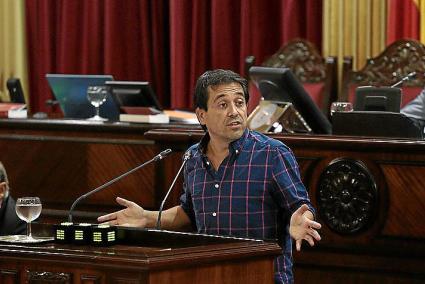 El diputado de Més Nel Martí, en su intervención parlamentaria.