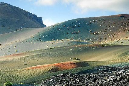 El Timanfaya, que ocupa 51,07 kilómetros cuadrados, es uno de los 14 parques nacionales que hay en España y está considerado la